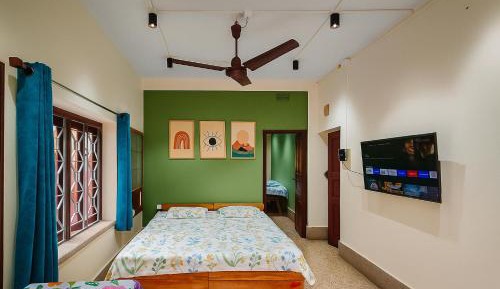 Two-Bedroom Deluxe Apartment with Balcony