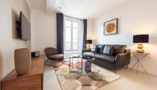 Two-Bedroom Apartment Thomas Moore