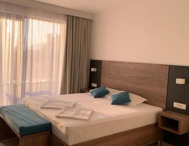 Deluxe Double Room with Balcony and Sea View