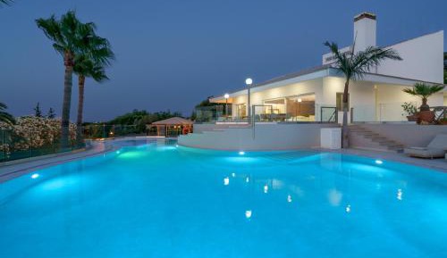 Deluxe Villa