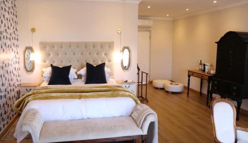 Deluxe Queen Room