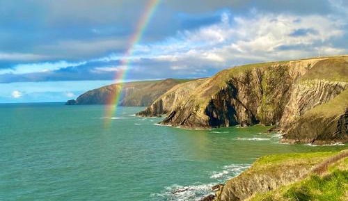 Deluxe Two-Bedroom Apartment with Garden View