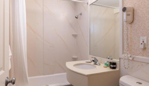 2 Queen Bedroom Pet Friendly-fee applies