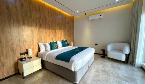 Superior Double or Twin Room with Pool View