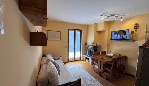 One-Bedroom Apartment with Balcony and Mountain View  