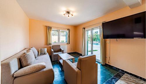 Four-Bedroom Holiday Home
