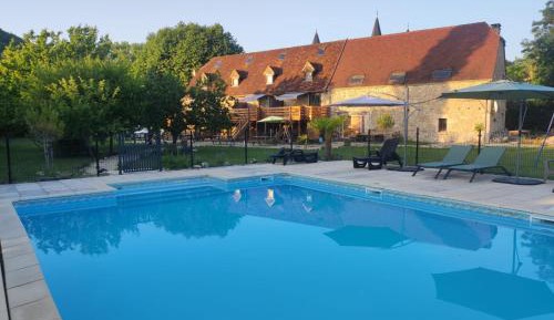 Two-Bedroom Apartment with Pool View