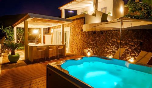 Deluxe Villa