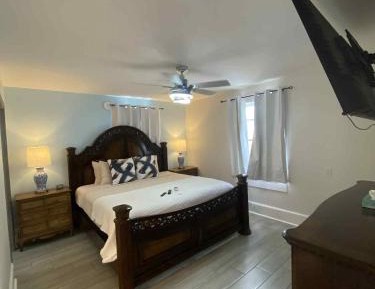 King Studio with Sofa Bed