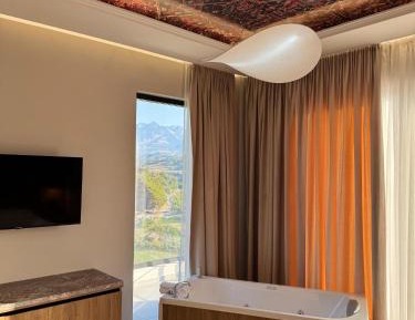 Suite with River View