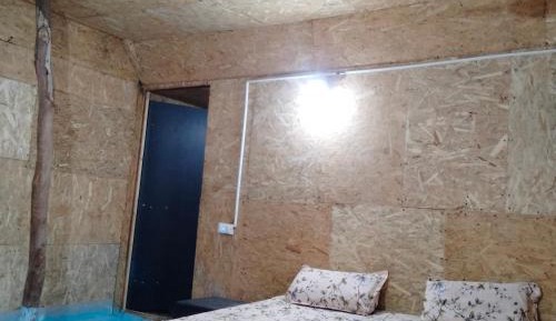 Deluxe Double Room (2 Adults + 1 Child)