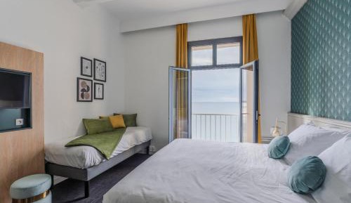 Triple Room with Balcony