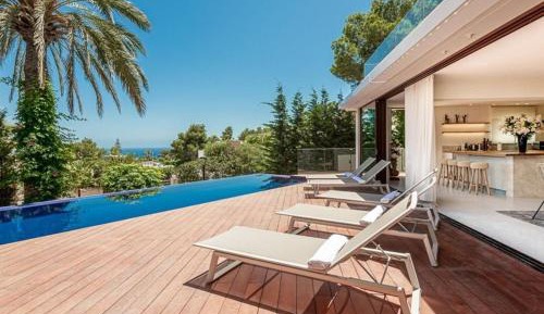 Villa with Sea View