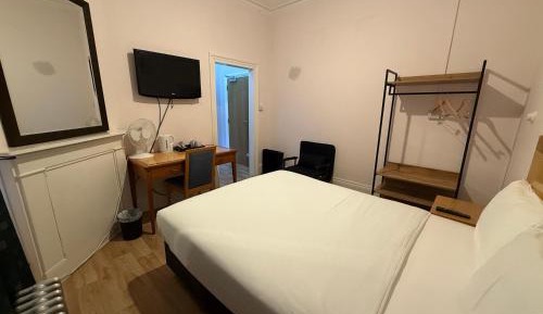 Double Room with Private Bathroom