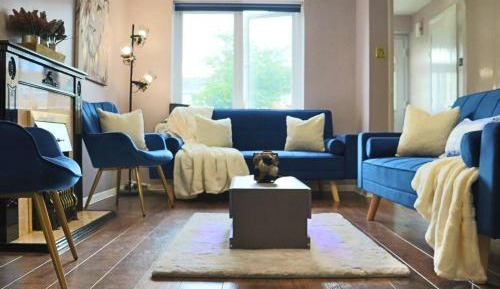 Three-Bedroom Holiday Home 