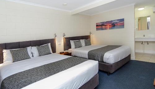 Standard Double or Twin Room (2x Queen Beds)