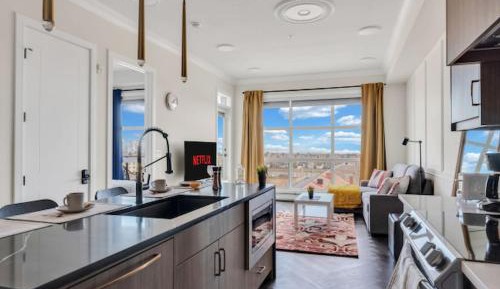 Apartment with City View