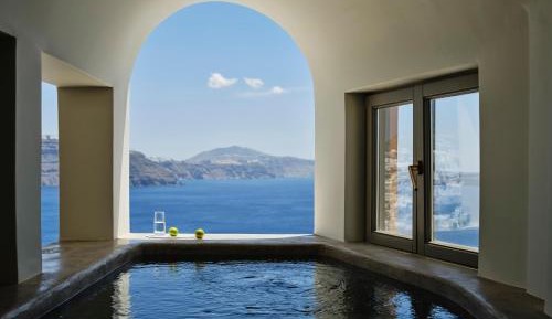 Honeymoon Suite with Outdoor Hot tub