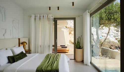 Exclusive Suite with Infinity Pool