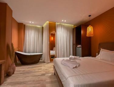 Suite with Mountain View