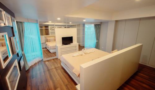 Suite with City View