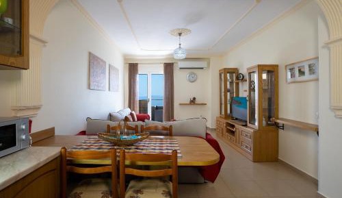One-Bedroom Apartment with Sea View and Balcony