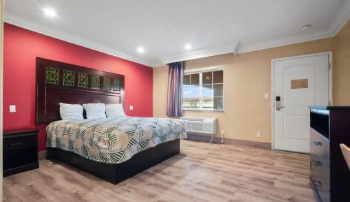 Queen Room