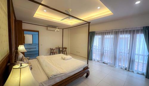 Deluxe Double Room (2 Adults + 1 Child)