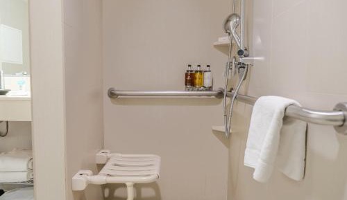 King Room with Roll-In Shower - Disability Access
