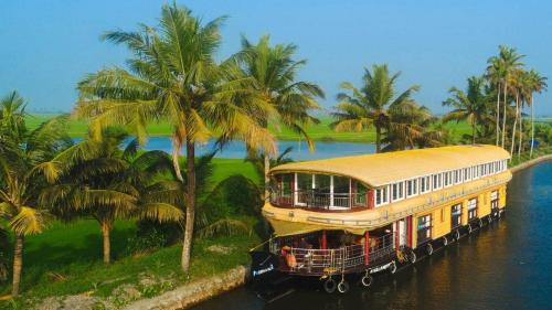 Day Cruise with Lunch- 5 Hours without room
