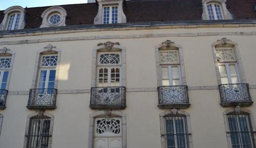 Two-Bedroom Apartment (4 Adults)