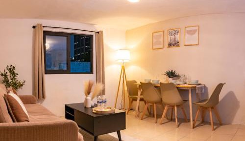 One-Bedroom Apartment with View
