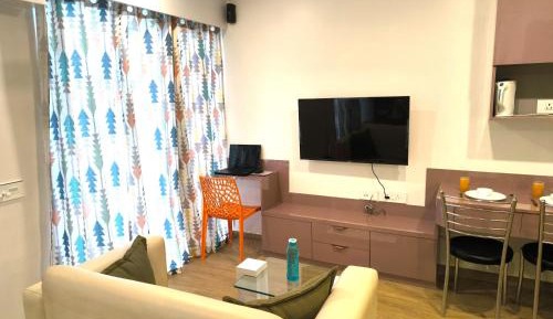 Studio Apartment with Balcony