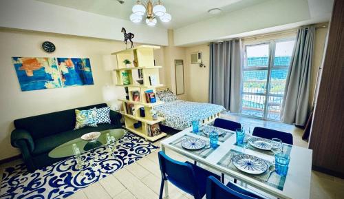 Studio Apartment with Balcony