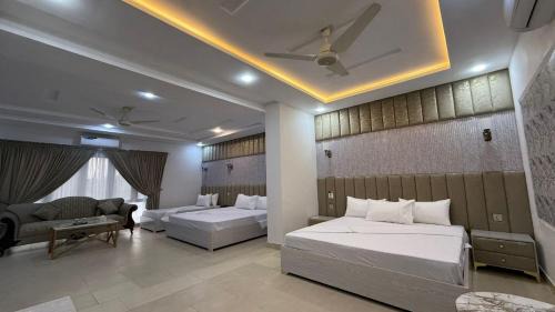 Deluxe Family Suite