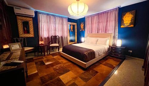 Deluxe Queen Room