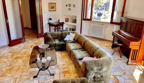 Room #1474582001
