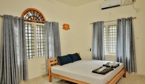Room #1474578301