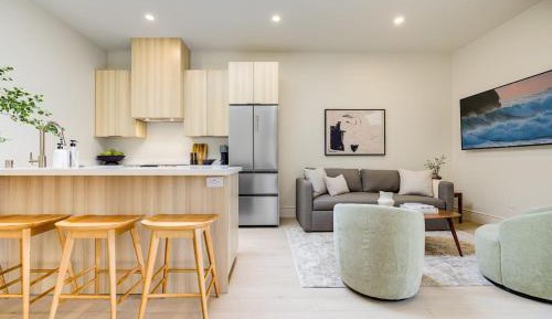 Two-Bedroom Deluxe Apartment with Balcony
