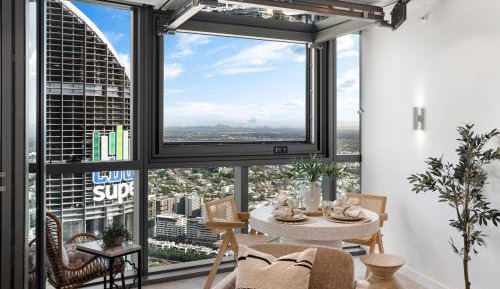 Superior Apartment with City View