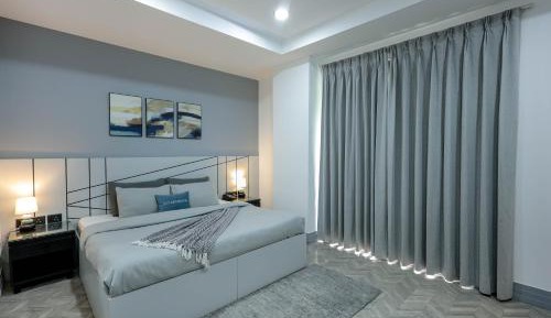 One-Bedroom Apartment with Balcony