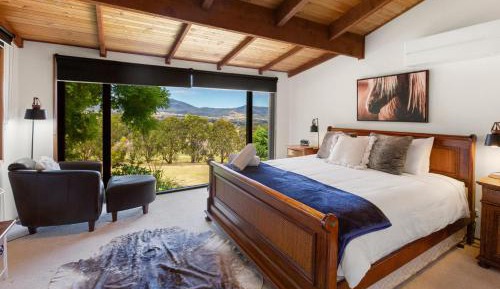 Five-Bedroom Holiday Home
