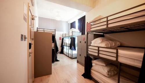 Mixed Dormitory Room