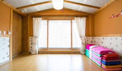 Family Room with Garden View