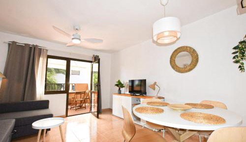 One-Bedroom Apartment with Balcony