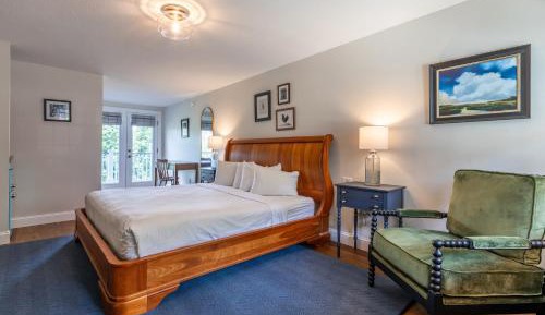 Premium King Riverview