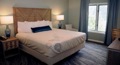 Two-Bedroom Deluxe Apartment