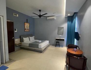 Deluxe Queen Room