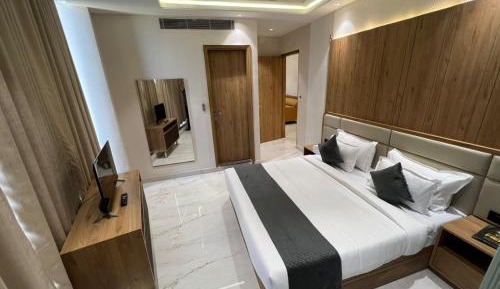Suite with Mountain View