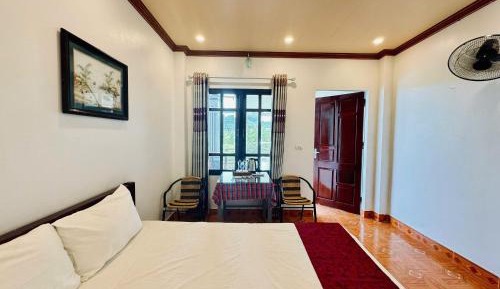 Queen Room with Pool View